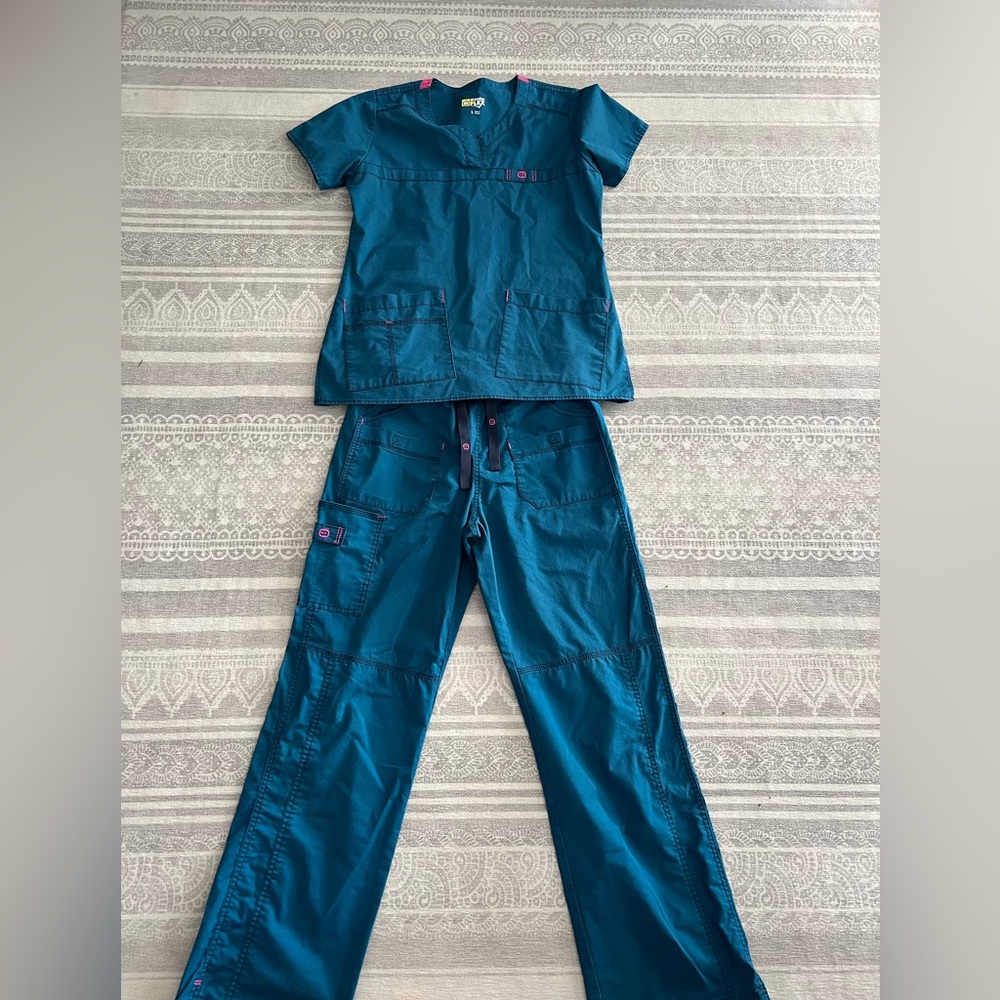 Scrubs women’s size small